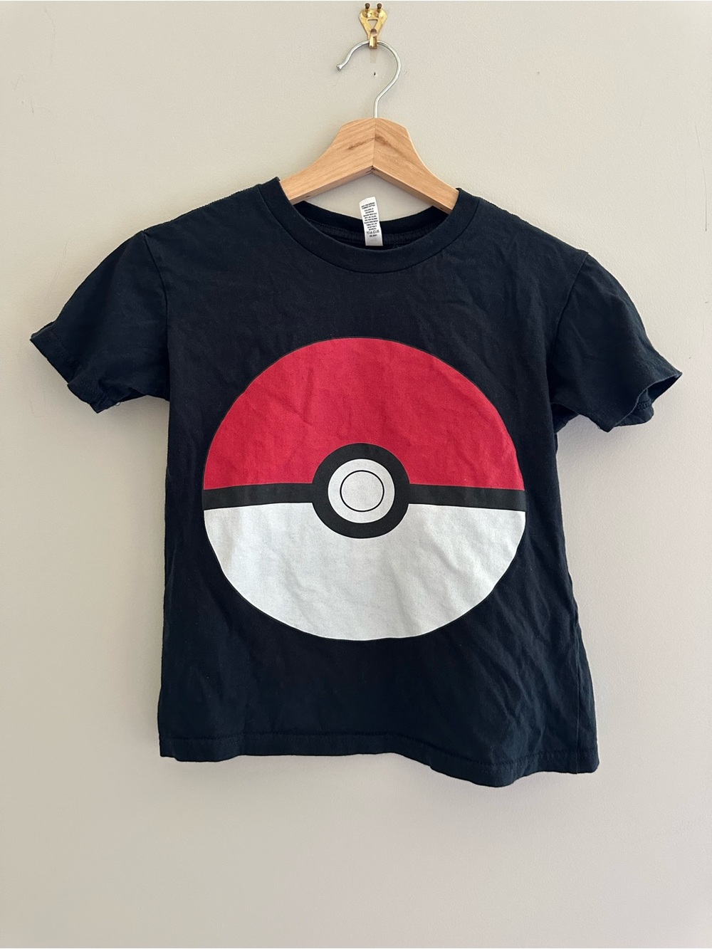 Pokémon Poké Ball Graphic T-Shirt, Youth Medium, Black